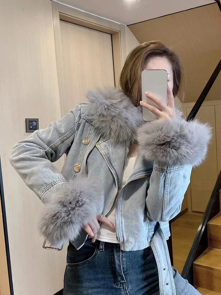 Winter detachable faux fur collar with blue warm denim jacket womens retro casual fur lined with metal buttons womens coat 241210
