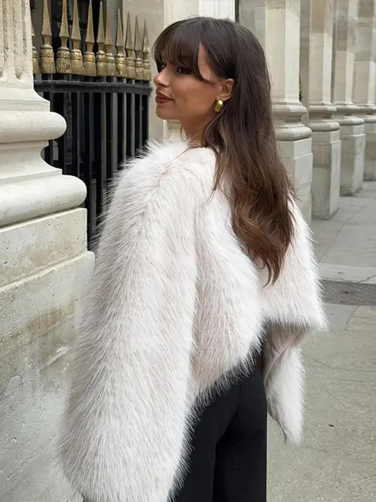 Elegant Solid Cropped Faux Fur Short Loose Top Women Long Lantern Sleeves Thick Coats 4 Autumn Winter Fashion Warm Outwears 241211