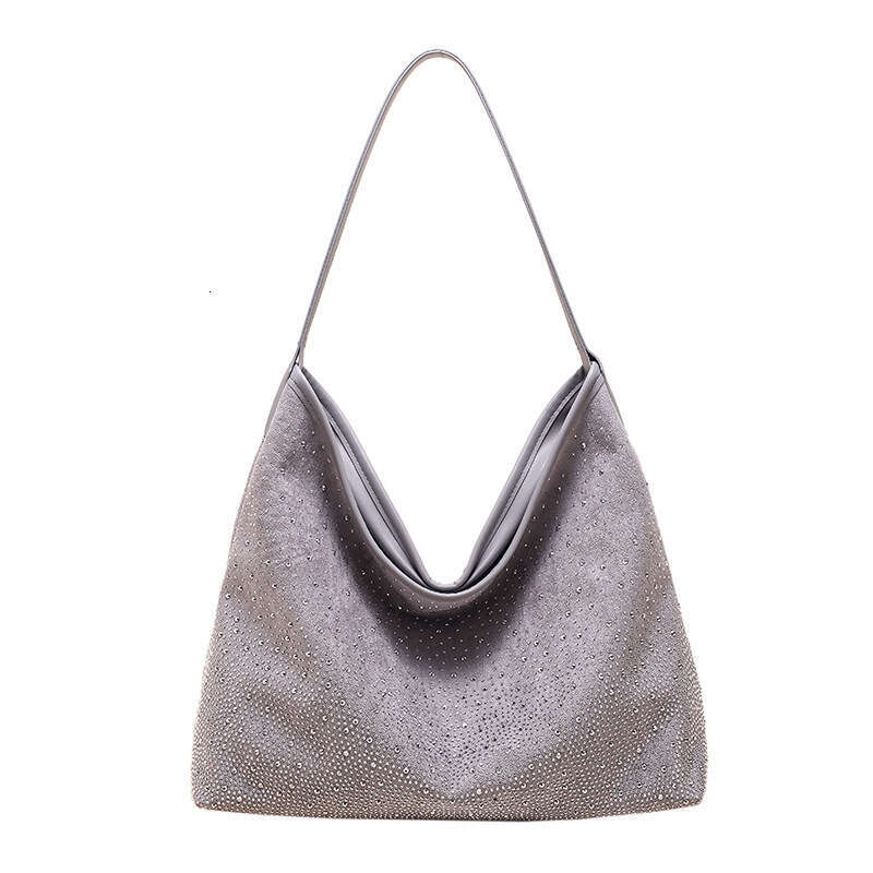 Small niche studded bright dia commuting shoulder bag, style versatile, large capacity spicy girl handbag, 2024 versatile style, new trendy clothing i