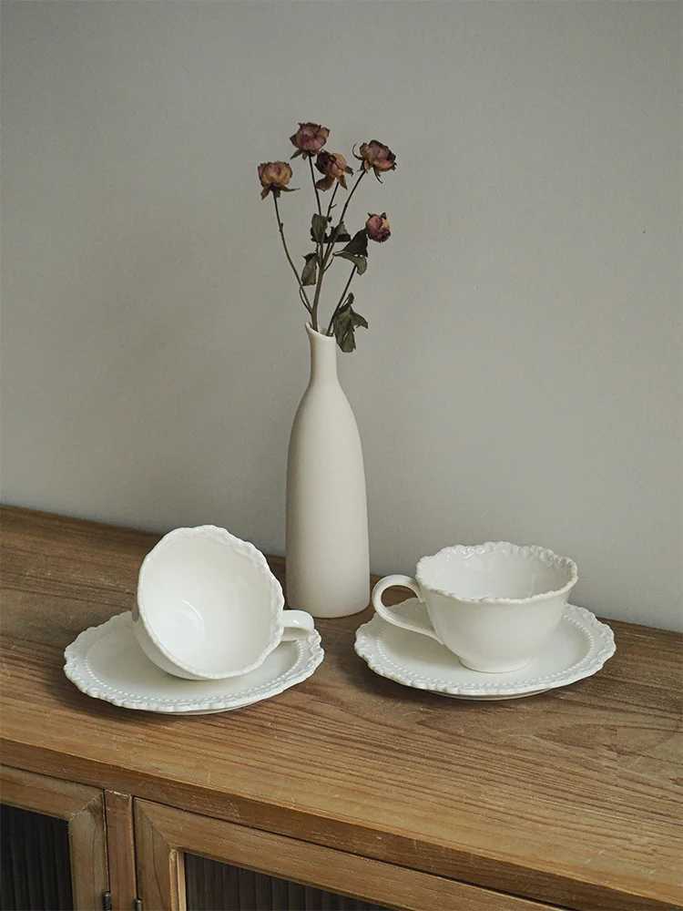 French embossed ceramic coffee cup with cutlery luxurious retro afternoon tea cup solid latte cup for home use 2-piece set Y241214