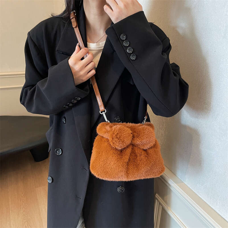 New cute female personality rabbit handbag, plush bucket niche single shoulder crossbody bag, 2024 new casual versatile fashion clothing