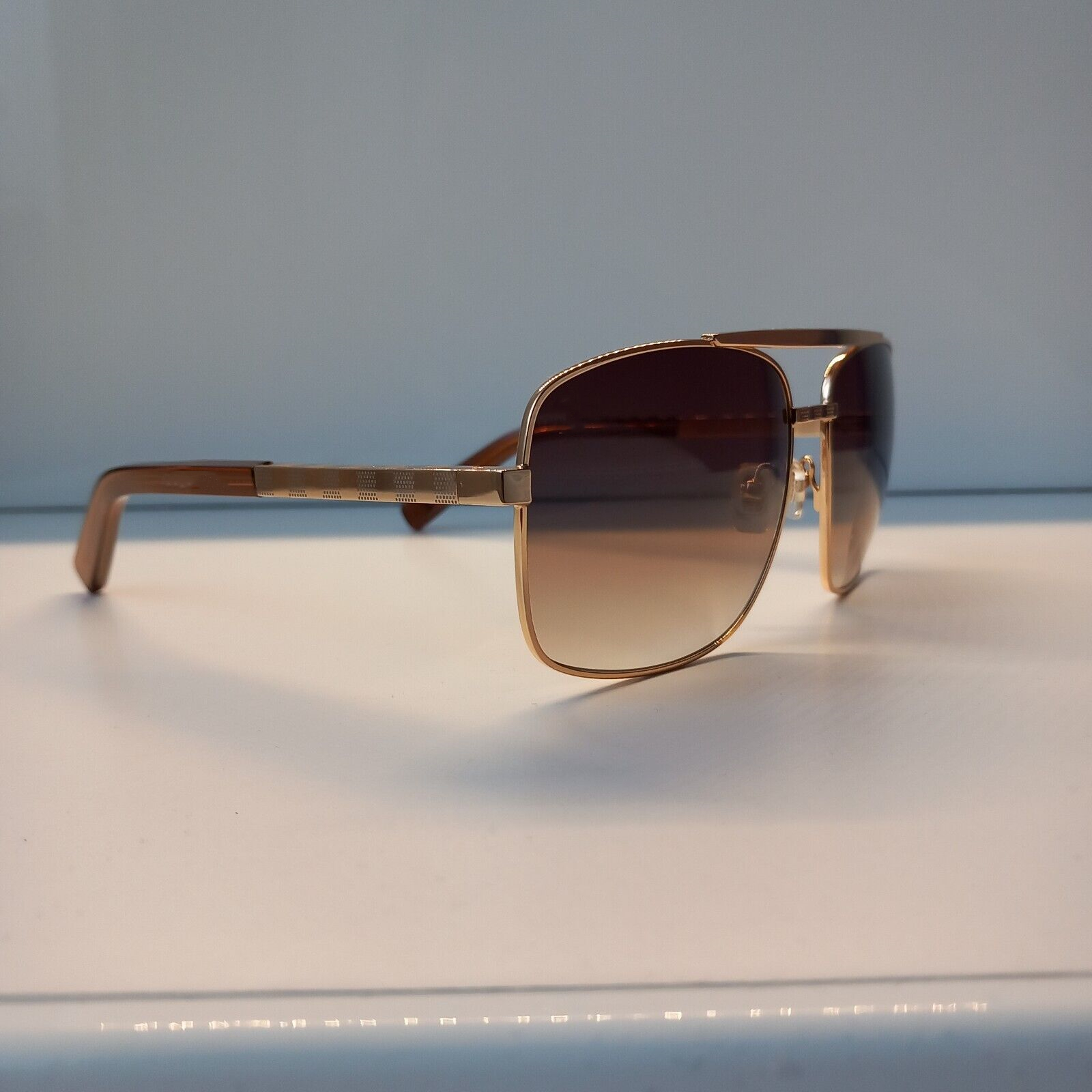 Square - Classic Frame Sunglasses for Women and Men Z260306