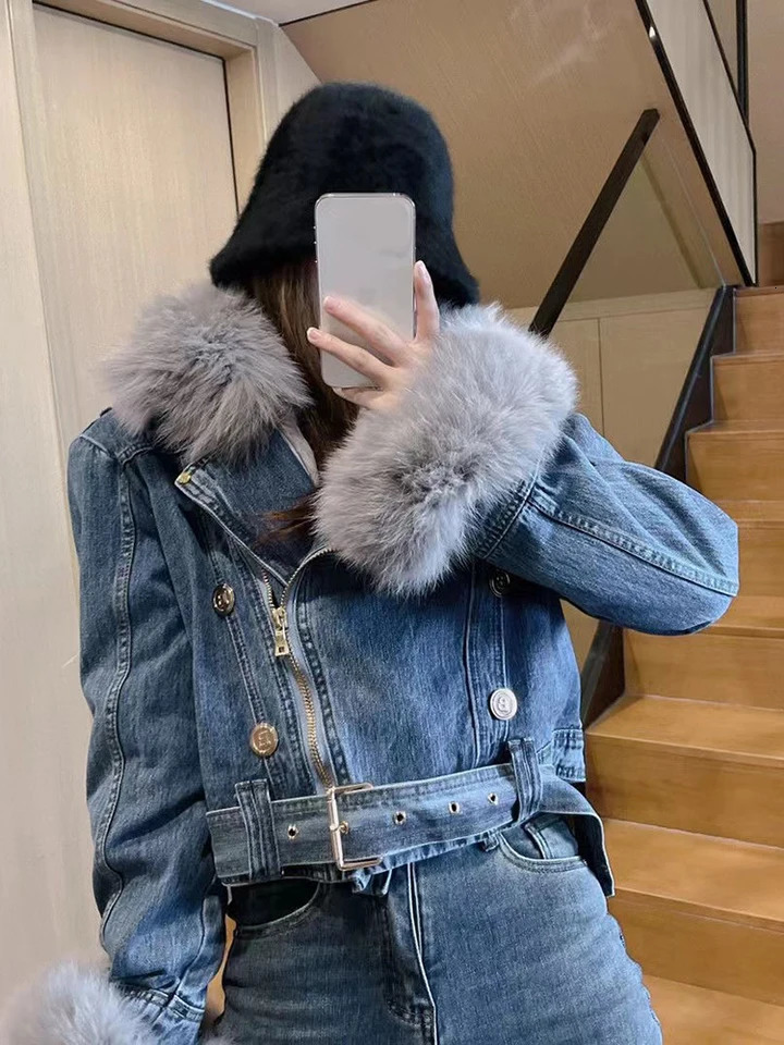 Winter detachable faux fur collar with blue warm denim jacket womens retro casual fur lined with metal buttons womens coat 241210