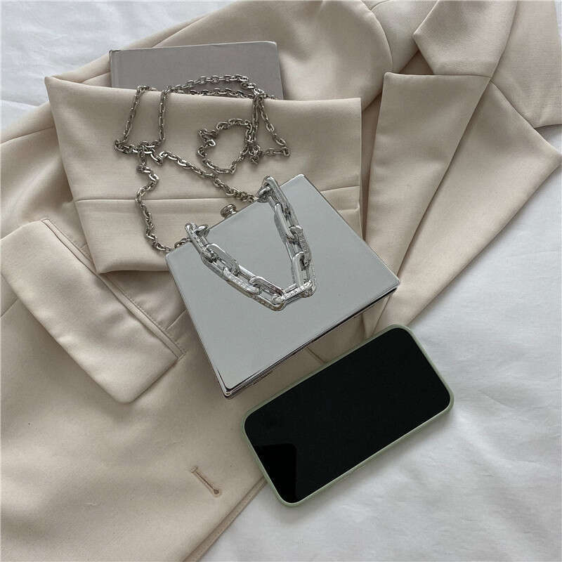 Retro Box Women's Super Hot Acrylic Small Square Bag, Metallic Texture, Bright Face Chain Handheld Crossarm, 2024 Versatile Style, New Trendy Clo