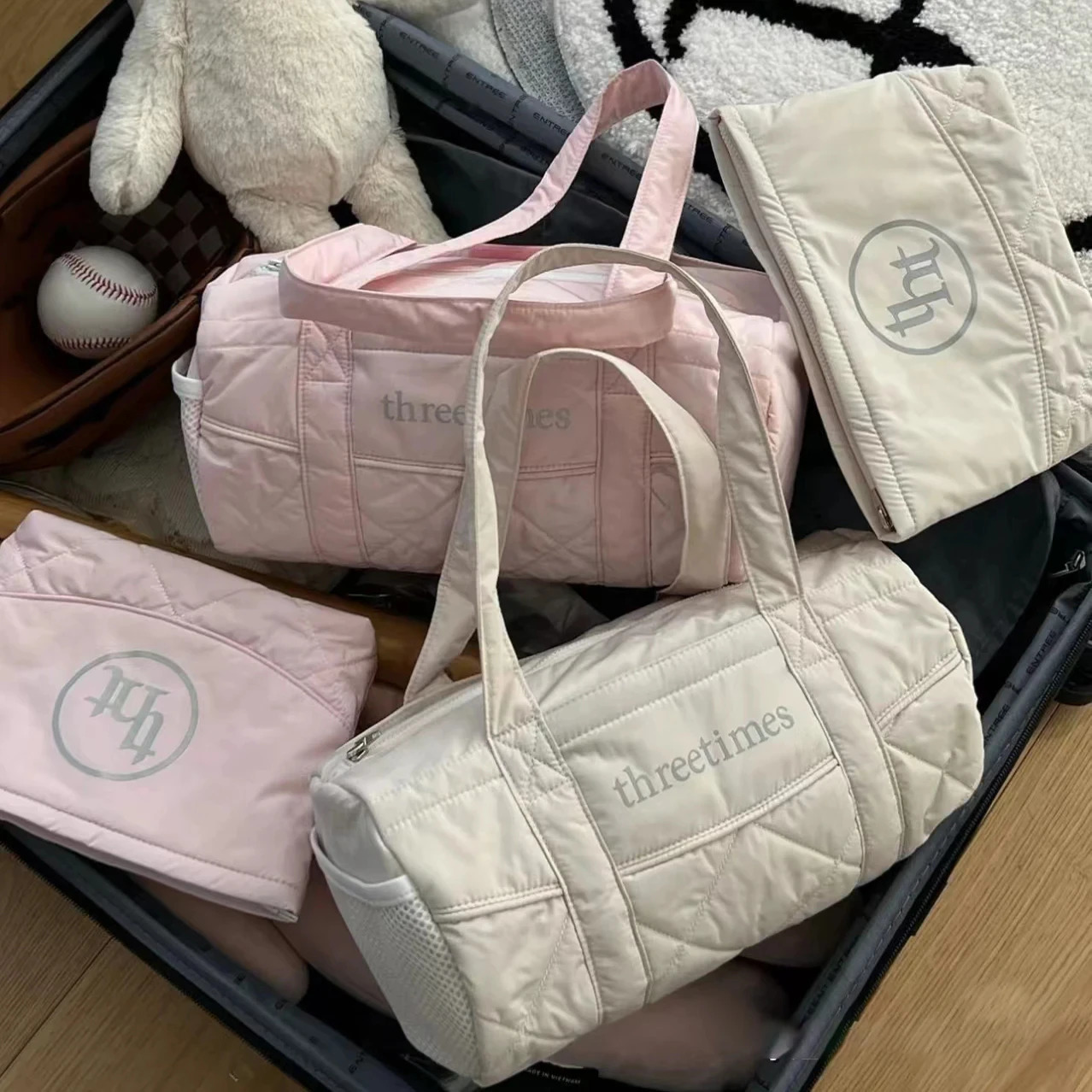 Womens Ins large capacity handbag womens outdoor travel storage bag sports and fitness storage shoulder bag Korean bag 241212