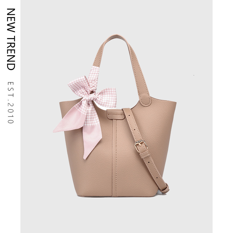 New Designer Leather Women's Lightweight And Simple Bucket Bag Multifunctional Large Capacity Shoulder Bag Crossbody Bag