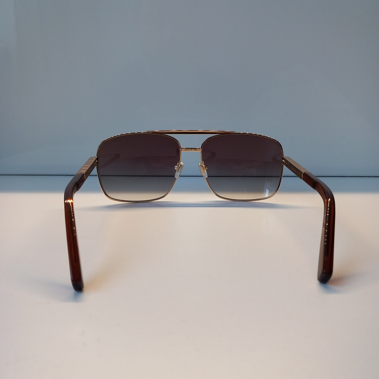 Square - Classic Frame Sunglasses for Women and Men Z260306