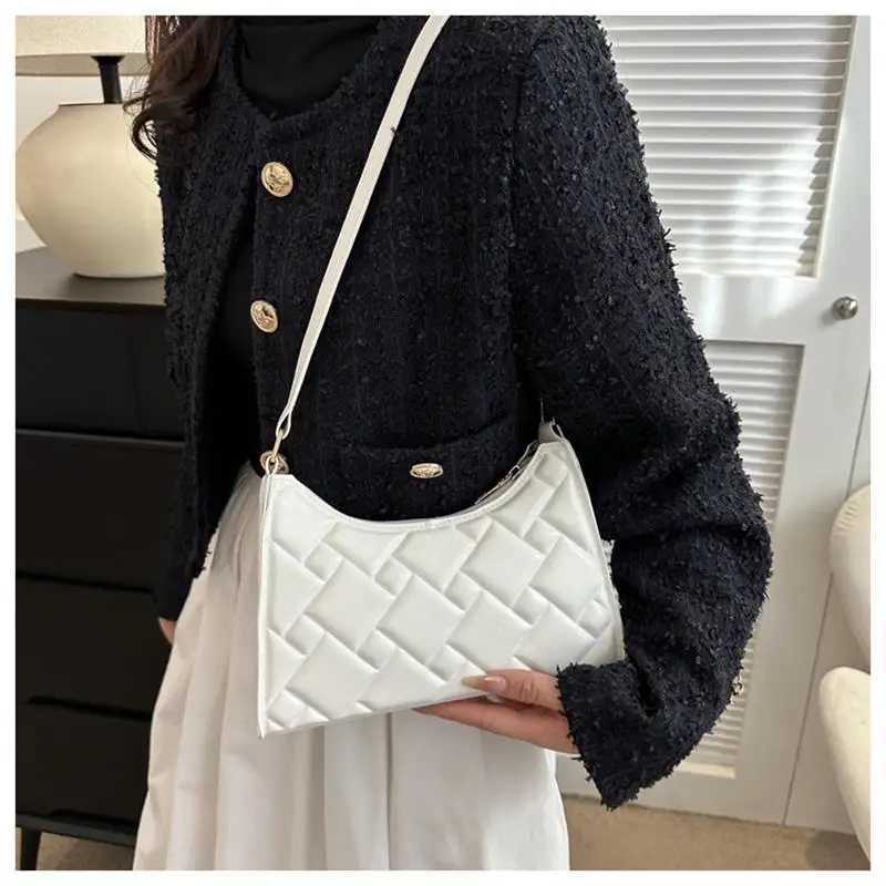 Solid Color Crescent Handbags Retro Fashion Underarm Bag Niche Portable Leather Shoder Bag For Wen High-End Texture Z250318