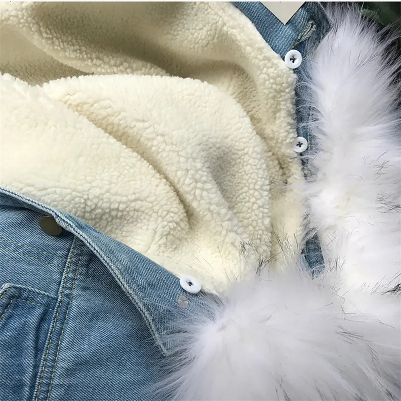 Korean winter thick warm black and white fur collar denim jacket womens jacket casual loose jeans jacket womens jacket 241210