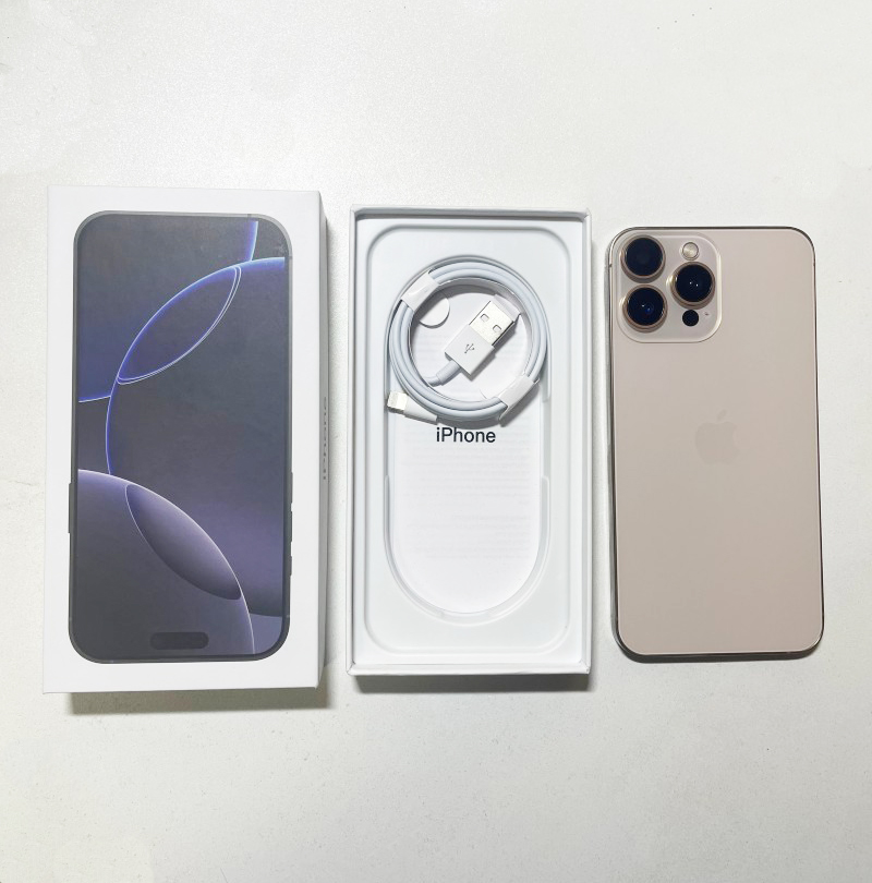 iPhone Original Unlocked iphone Xs Max Covert to iphone 16 Pro Max Cellphone with 16 PM Camera appearance 4GB RAM 64GB 256GB ROM Mobilephone,Refurbish