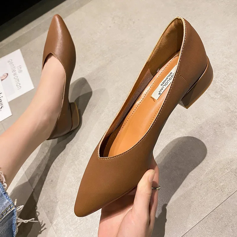 Trendy Minimalist Womens Shoes 2024 Soft Leather Breathable Shallow Mouth Pointed High Heels Wear-resistant Womens Shoes 241213