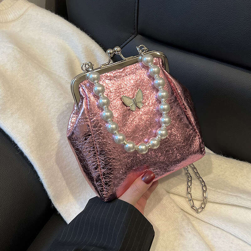 Pearl chain crossbody women's stylish single shoulder small square internet famous hand-held dinner bag, 2024 new casual versatile fashion clothi
