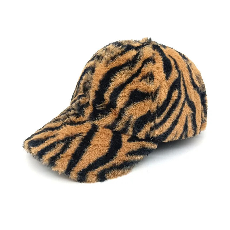 Womens Winter Leopard Pattern Baseball Cap Fashion Warm Plush Hat Versatile Shading Duck Tongue Cap Street Rebound Cap 241214