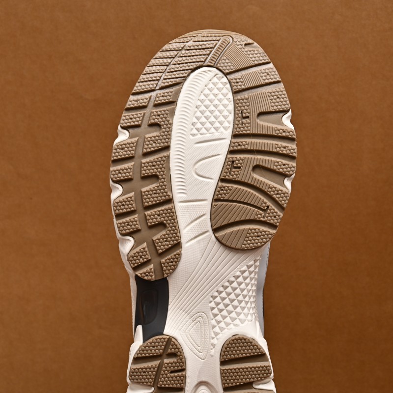 Stylish Athletic Footwear with Advanced Cushioning and Ventilation for Everyday Activities