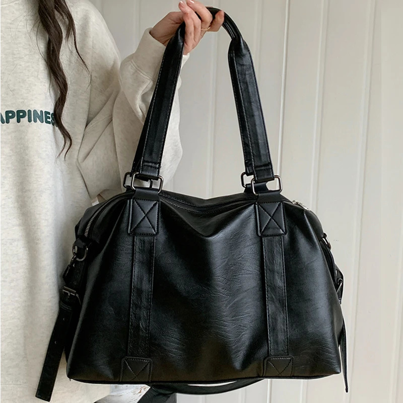 Vintage large capacity womens messenger bag simple womens travel shoulder bag soft PU leather womens handbag large handbag 241213