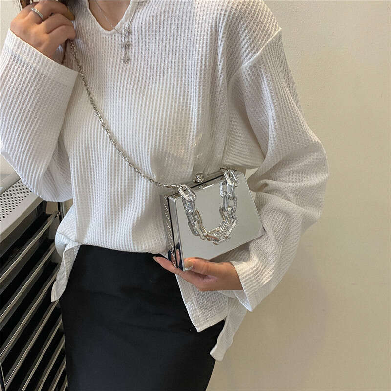 Retro Box Women's Super Hot Acrylic Small Square Bag, Metallic Texture, Bright Face Chain Handheld Crossarm, 2024 Versatile Style, New Trendy Clo