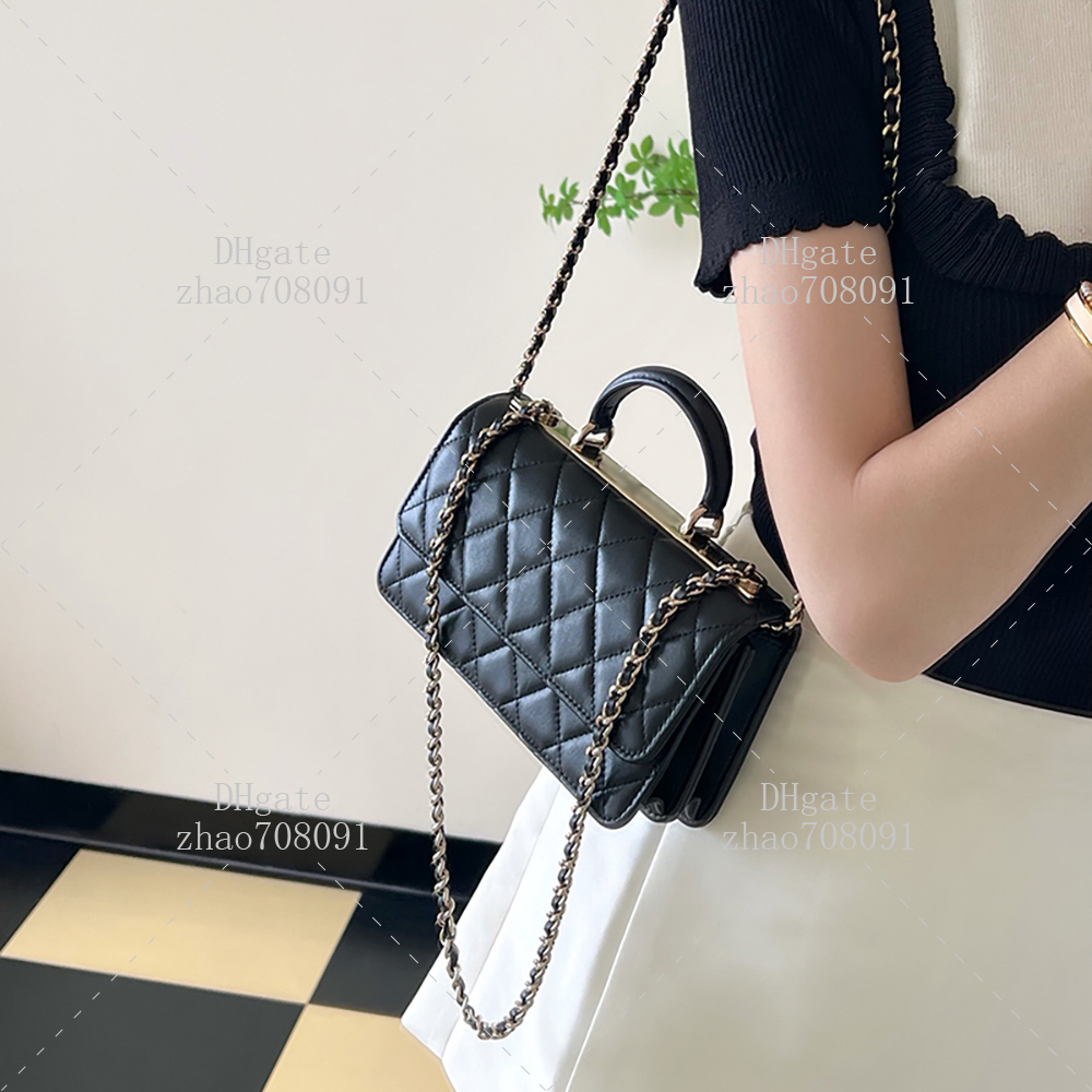 Elegant Woman's Lambskin Shoulder Handbag | Luxurious 22CM Designer Crossbody Bag With Box C32