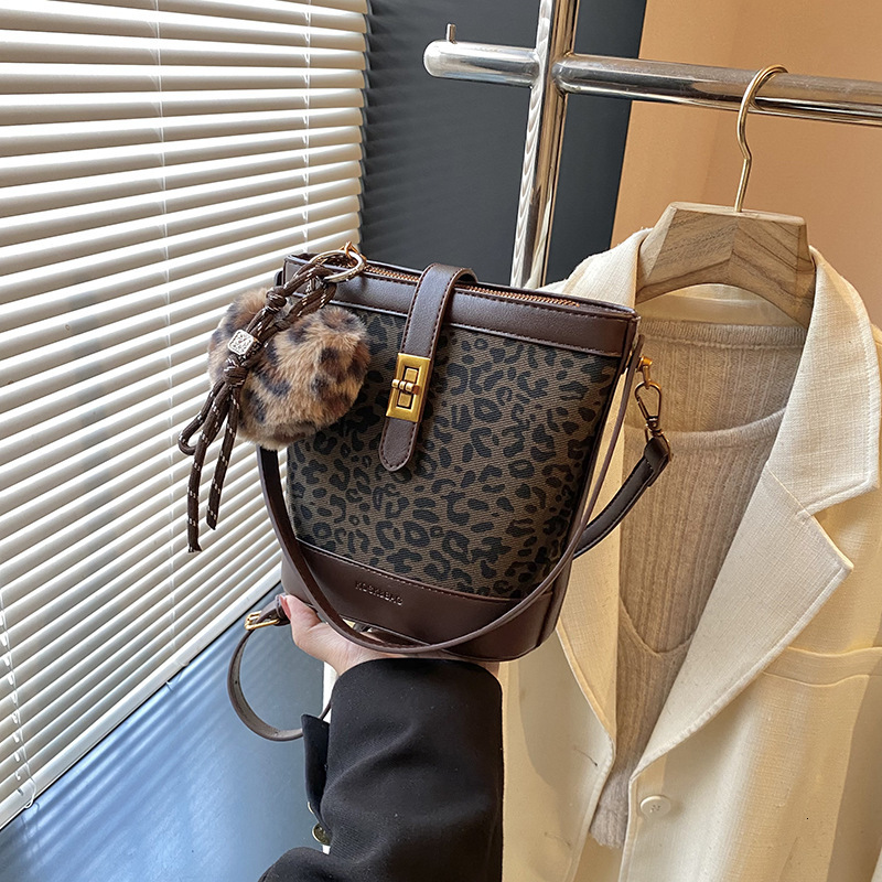 Vintage New Designer Coffee Pattern Personalized Multifunctional Bag Shoulder Bag Women's Crossbody Bag High-end Texture Commuting Bag
