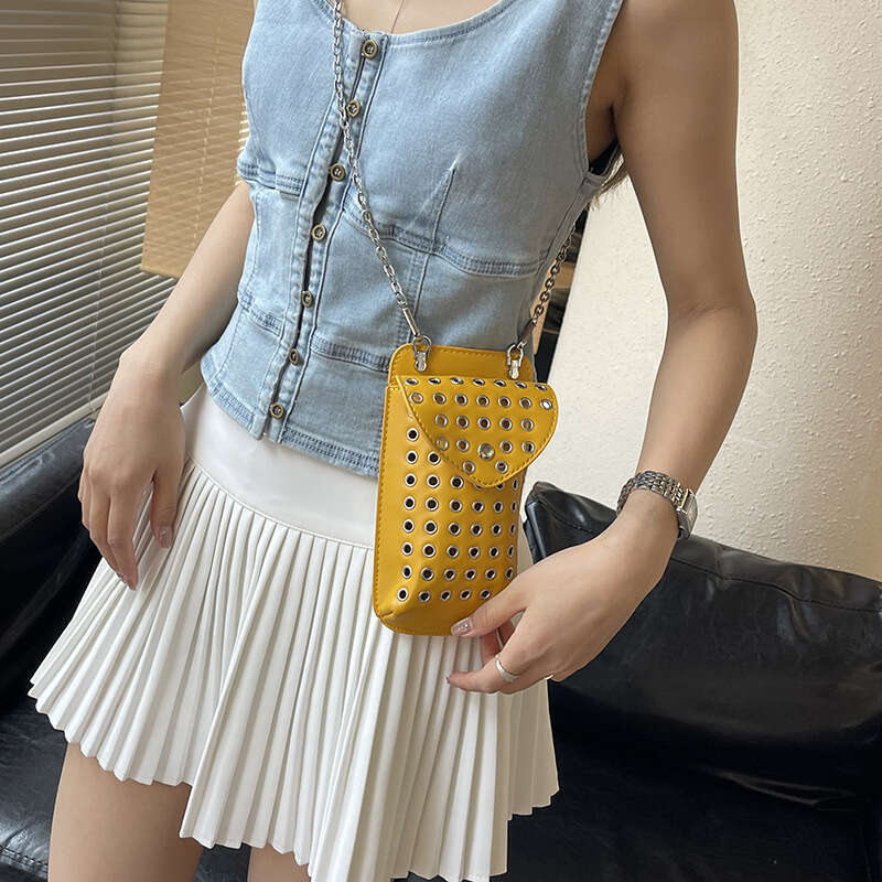 Bag, women's mini crossbody summer trend mobile phone retro rivet hot girl versatile small square bag, 2024 new style, chic and elegant clothing