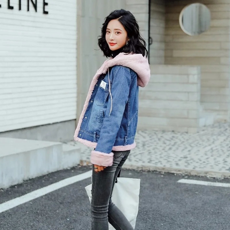 Womens winter thick warm fur lining short denim jacket hooded sweatshirt slim fit denim jacket womens casual coat streetwear Parkas jacket 241210