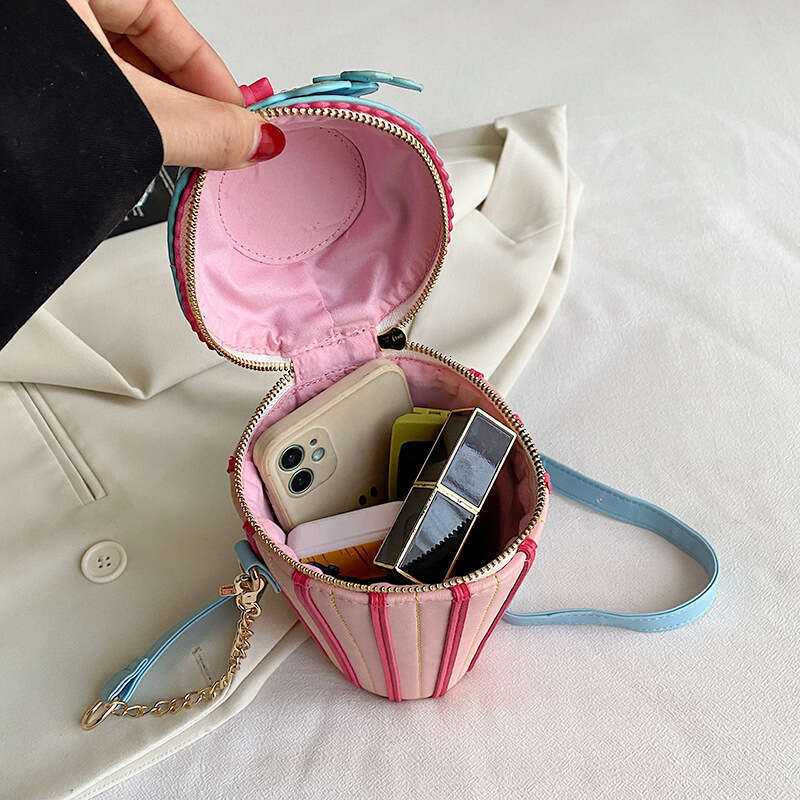 Niche desin crossbody small ba for women, internet celebrity teeth sin tube phone ba, cute box mouth red envelope, 2024 new casual versatile fashion