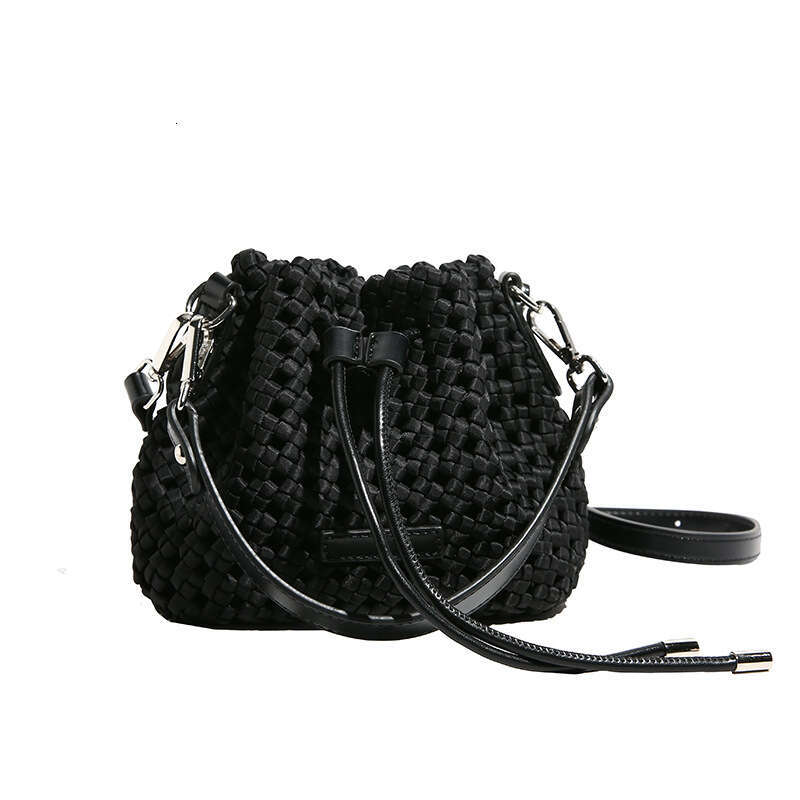 High end versatile hand-held commuting woven bag for women, popular trend water bucket vegetable basket, single shoulder crossbody bag, 2024 new style