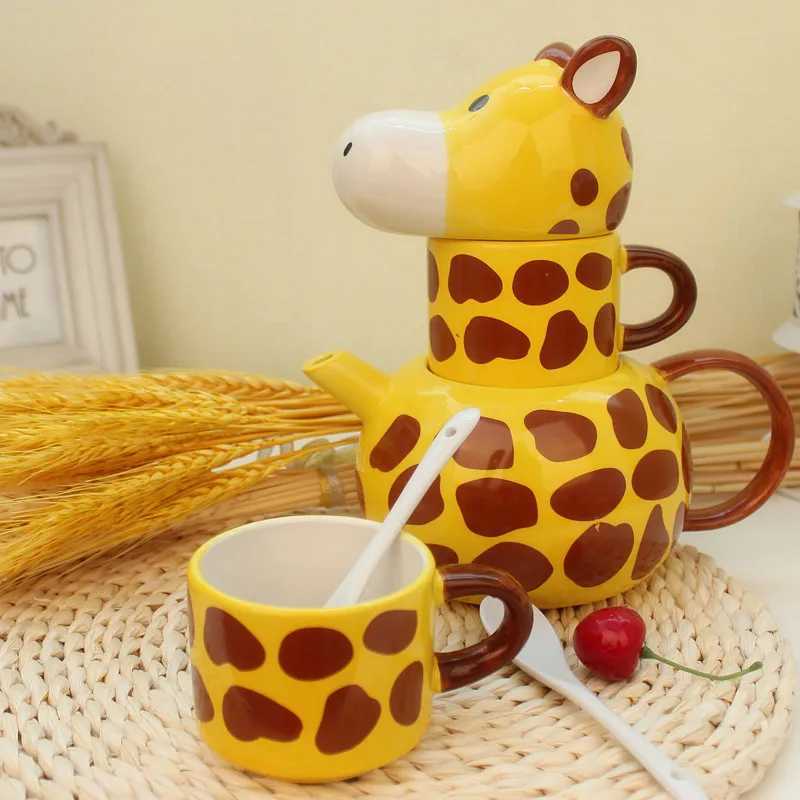 Creative and cute giraffe shaped design ceramic teapot with 2 cups of tea set Kawaii cartoon g childrens gift Y241214