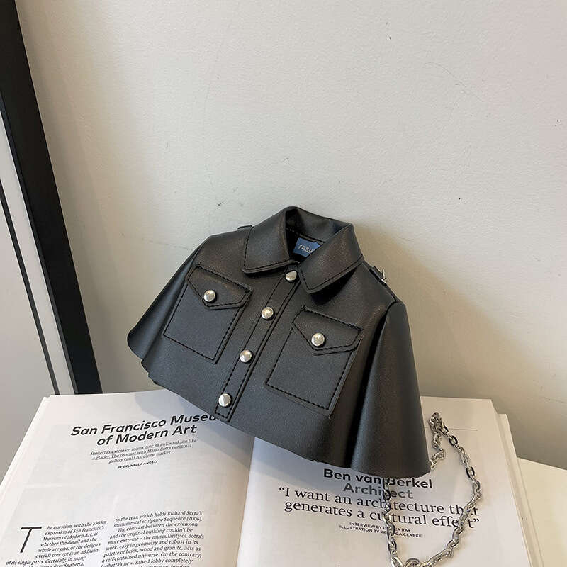 Niche Personality Chain Shoulder Internet Celebrity Ins Creative Crossbody Bag 2024 New Style Unique Elegant Clothing