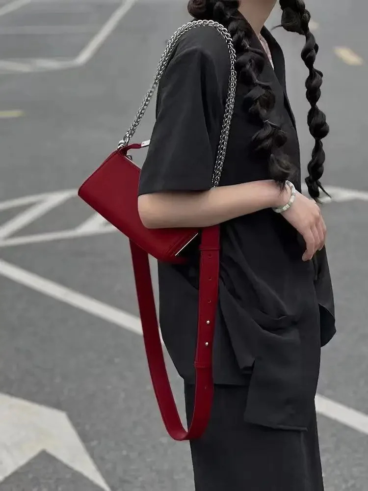 Women Bag Chains PU Fashion Triangle Casual Purses and Handbags Crossbody Shoulder Bag Euro-America Style 241213