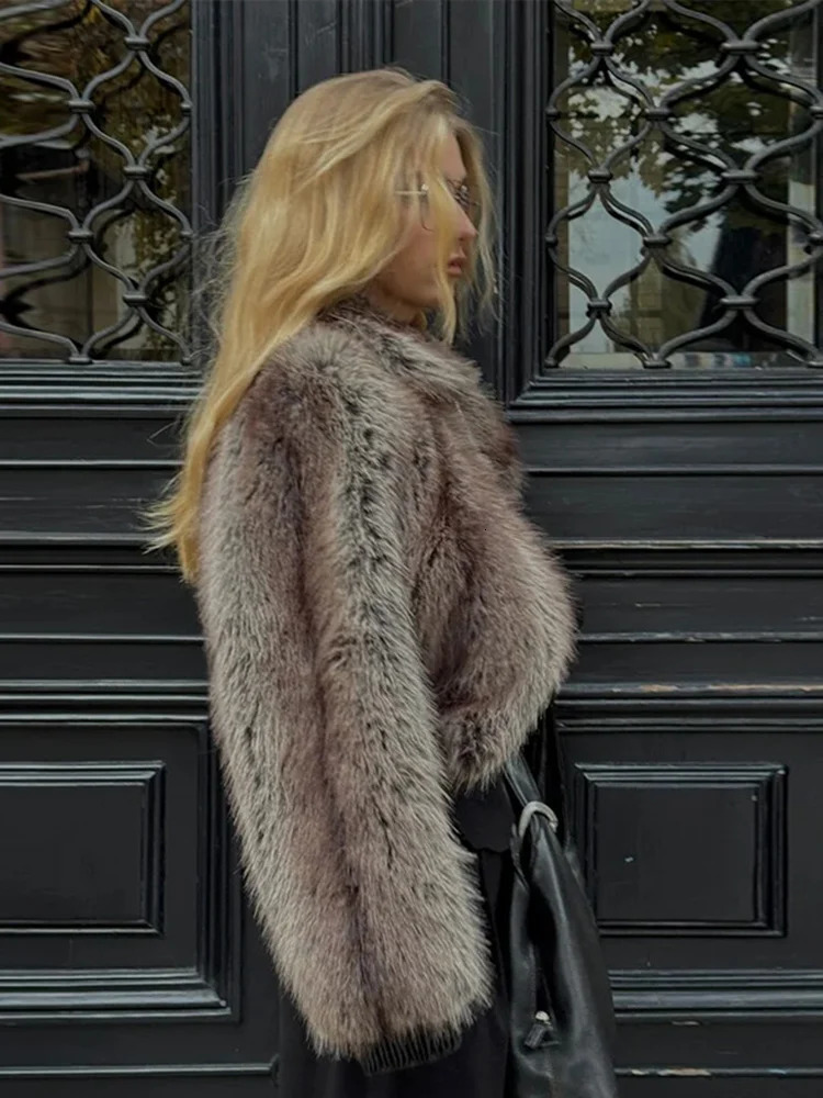 Fur decal work zipper jacket leather edge contrasting color fur effect jacket Maillard womens short coat winter retro jacket 241214
