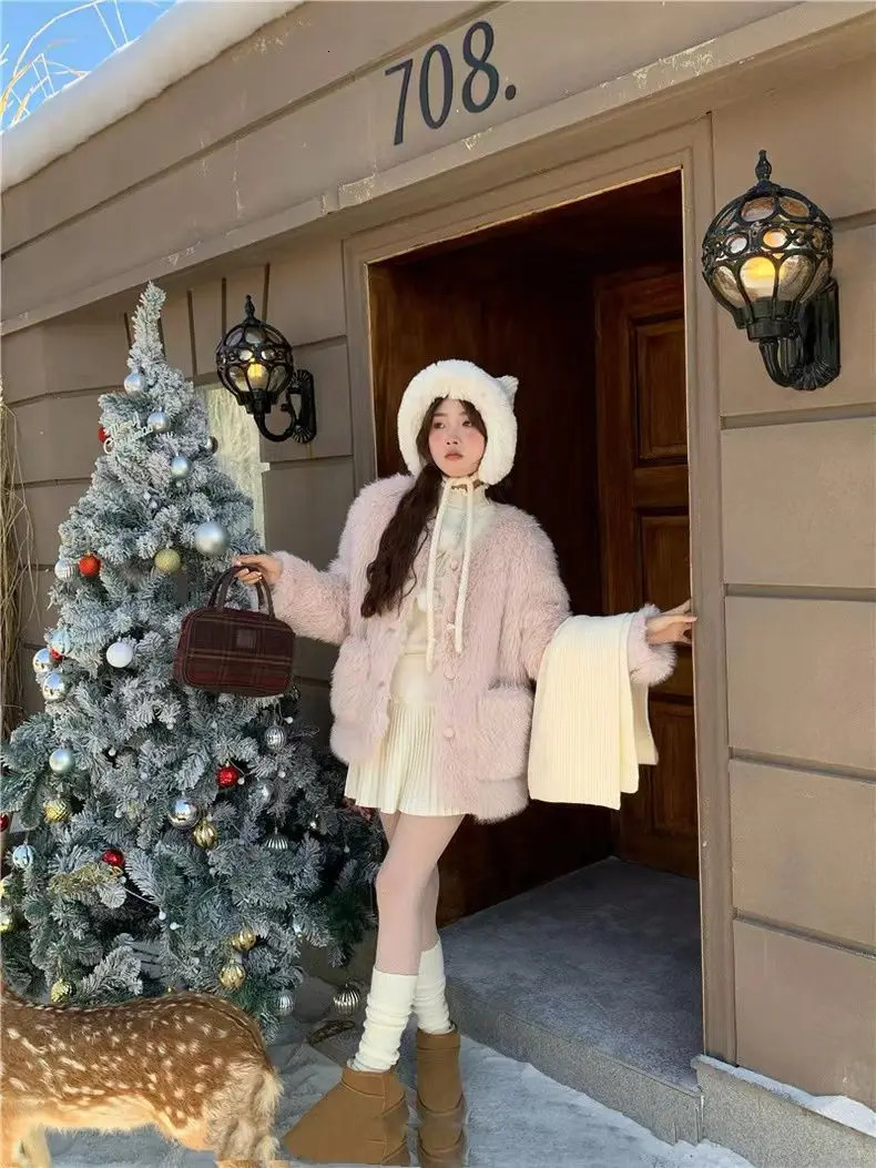 Heavy Industry Classic Fur High End Coat Loose Round Neck Pocket Small Fragrant Style 241211