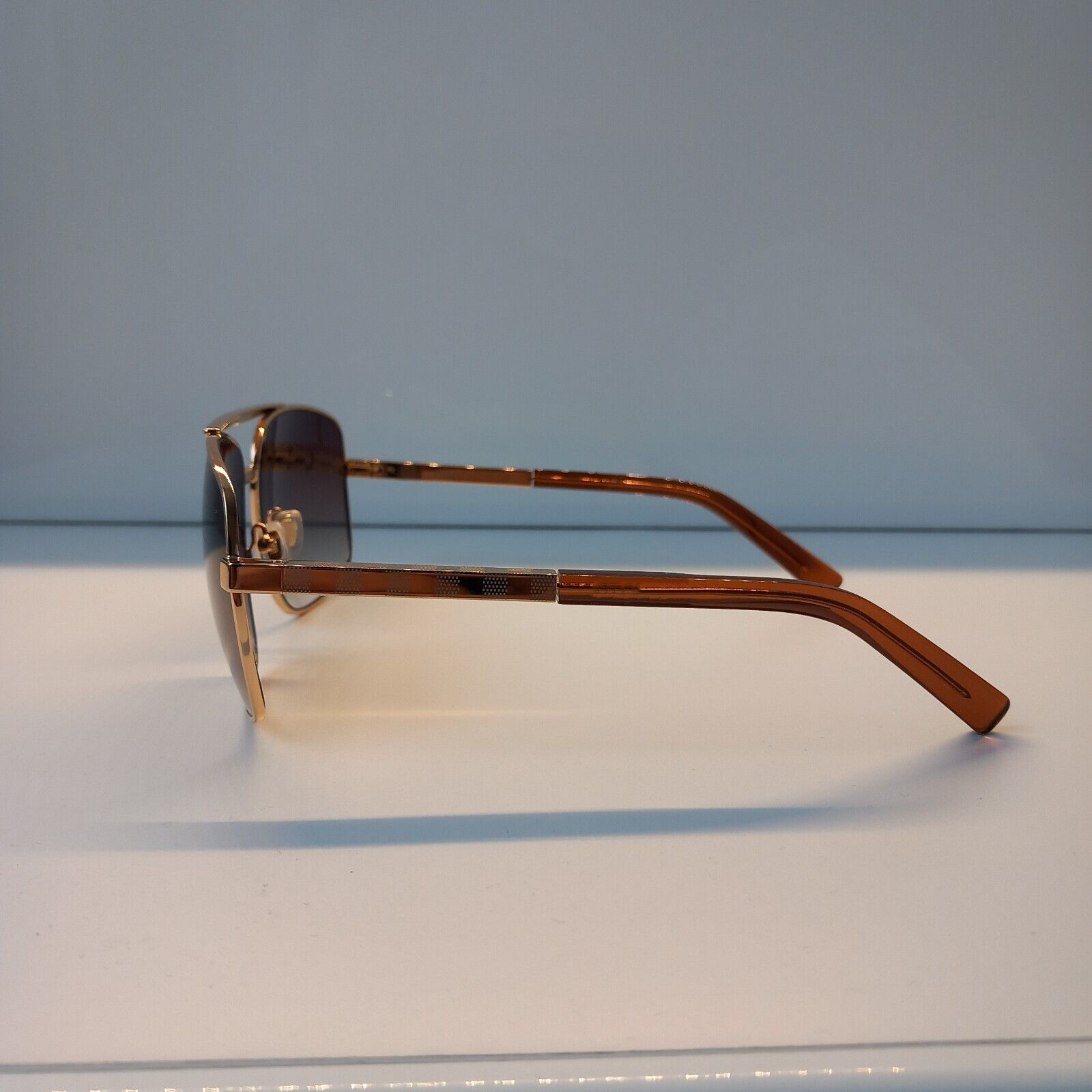 Square - Classic Frame Sunglasses for Women and Men Z260306