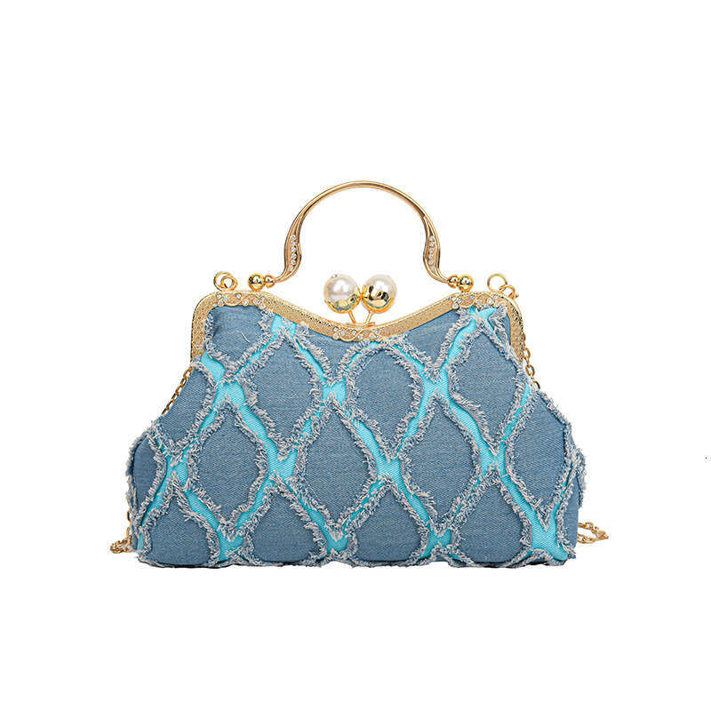 Small niche design women's style clip on shell bag, handbag, internet famous socialite shoulder crossbody bag wholesale, 2024 temperament versati