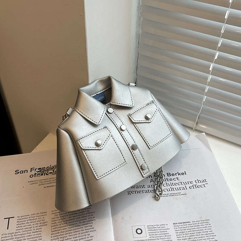 Niche Personality Chain Shoulder Internet Celebrity Ins Creative Crossbody Bag 2024 New Style Unique Elegant Clothing