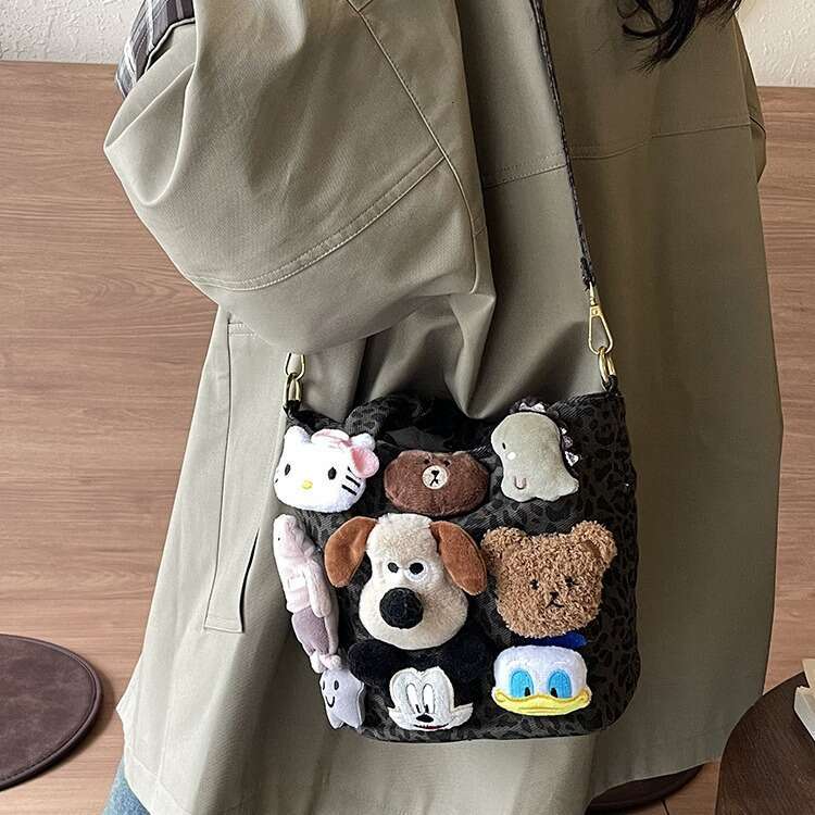 Korean version of niche cute handbag for women 2 fashionable cartoon commuting crossbody style personalized shoulder bag 2024 temperament versatile ne