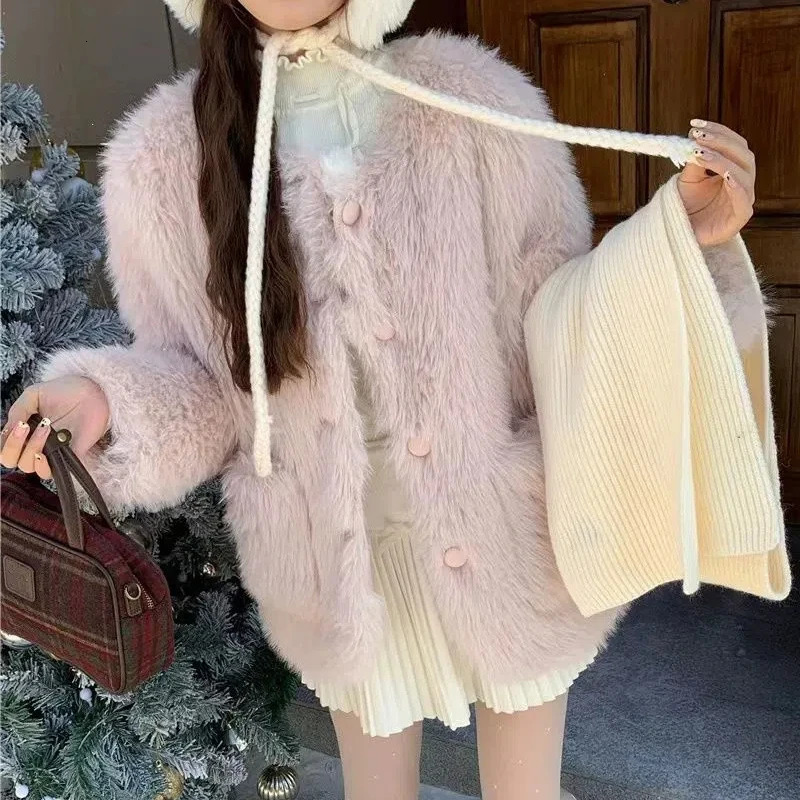 Heavy Industry Classic Fur High End Coat Loose Round Neck Pocket Small Fragrant Style 241211