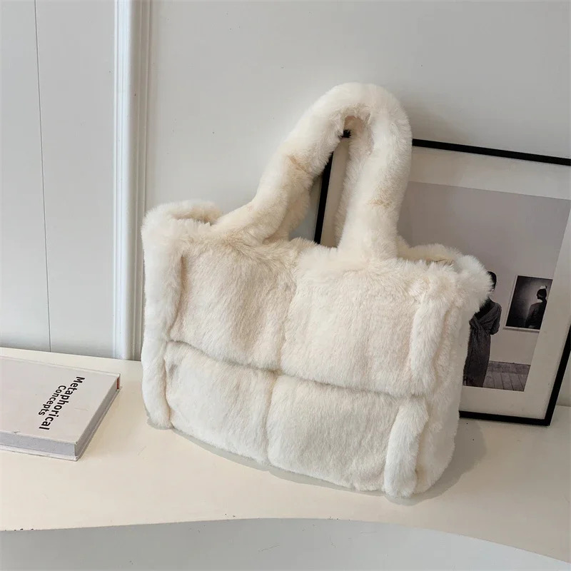 Women's Designer Solid Color Plush Lightweight Shoulder Bag Large Capacity Outdoor Leisure Handbag Women's High-quality Hot Selling Bag Shop