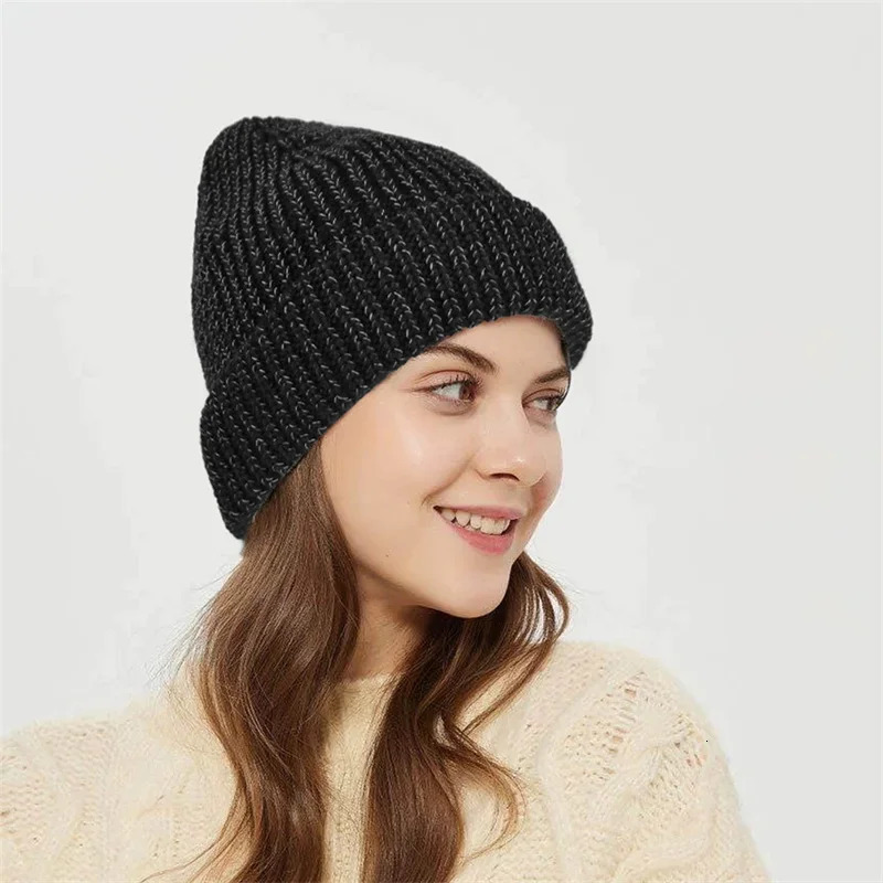 Neutral winter warm reflective beanies mens fashionable knitted street hat night fantasy shiny skull hat mens warm hat 241211