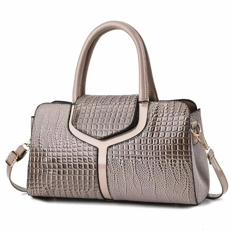 Large Capacity Boston Pillow Bag Leather Ladies Handbags Crossbody Bags for Women Tote Bag Bright Leather Women Shoulder Bag 241212
