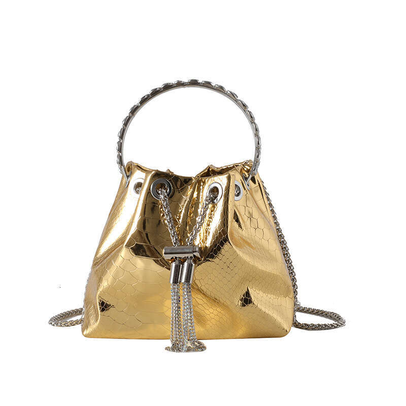 Internet celebrity super hot draw with bucket women's unique bright face spicy girl handbag, evening wear high-end sense, single shoulder crossbo