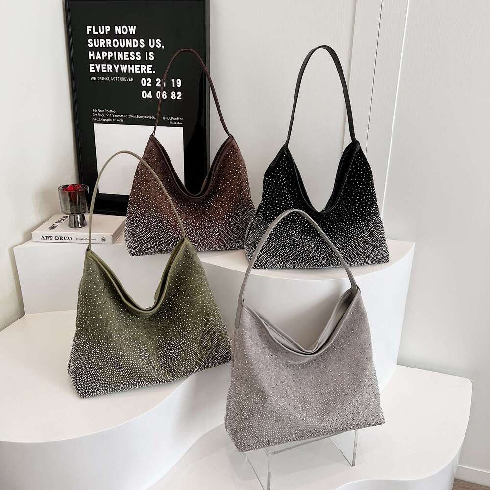 Small niche studded bright dia commuting shoulder bag, style versatile, large capacity spicy girl handbag, 2024 versatile style, new trendy clothing i
