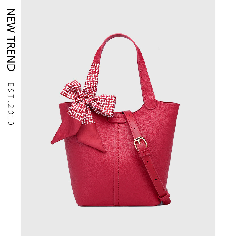 New Designer Leather Women's Lightweight And Simple Bucket Bag Multifunctional Large Capacity Shoulder Bag Crossbody Bag
