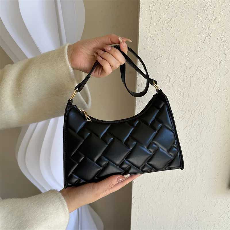 Solid Color Crescent Handbags Retro Fashion Underarm Bag Niche Portable Leather Shoder Bag For Wen High-End Texture Z250318