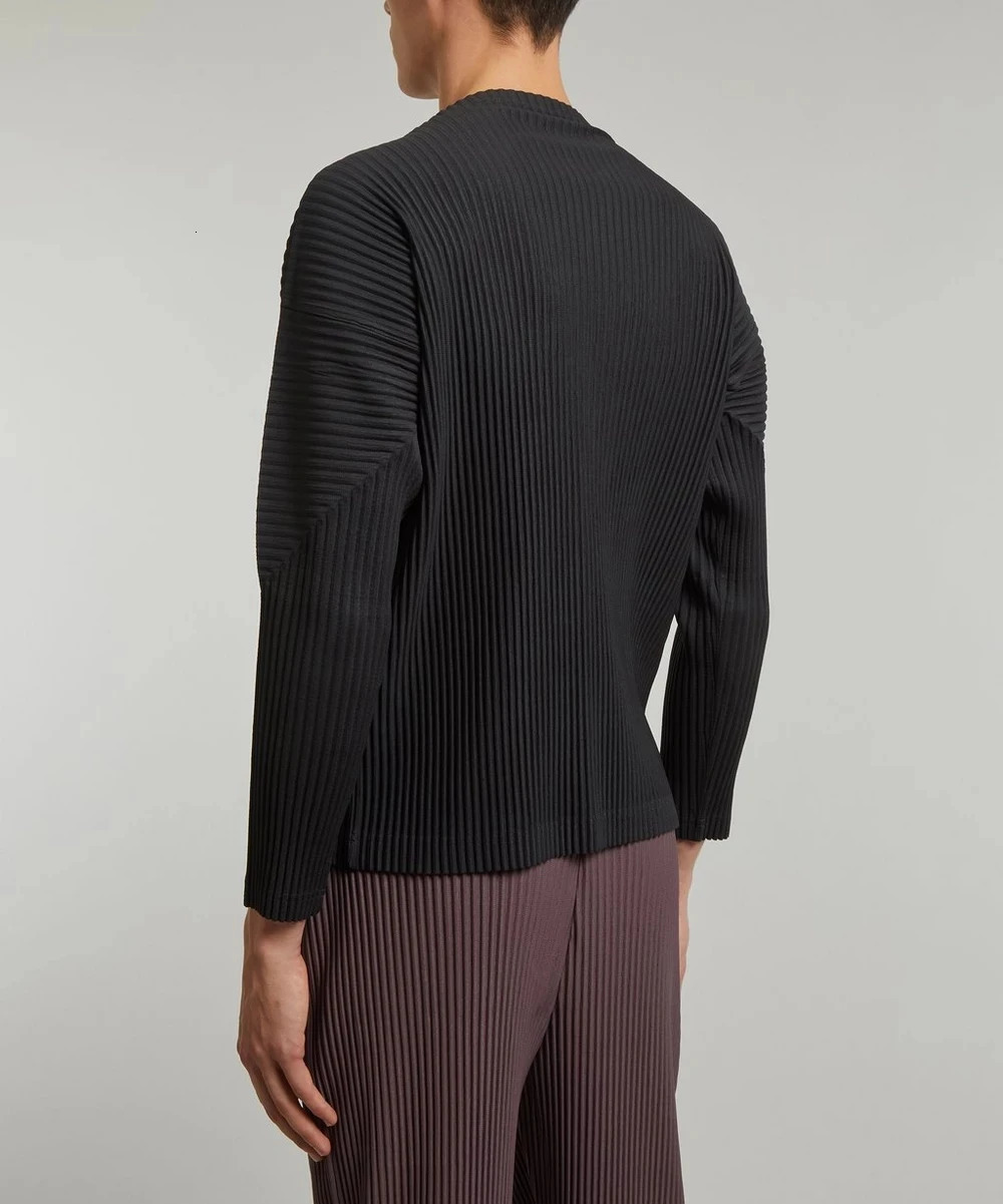 Miyake pleated mens long sleeved T-shirt fashionable classic black turtle neck top 241210