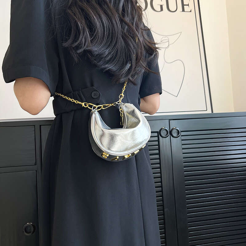 Summer cool women's Instagr, super hot and shiny, one cross shoulder crescent shaped dumpg armpit bags, 2024 temperent versatile new trendy cloth