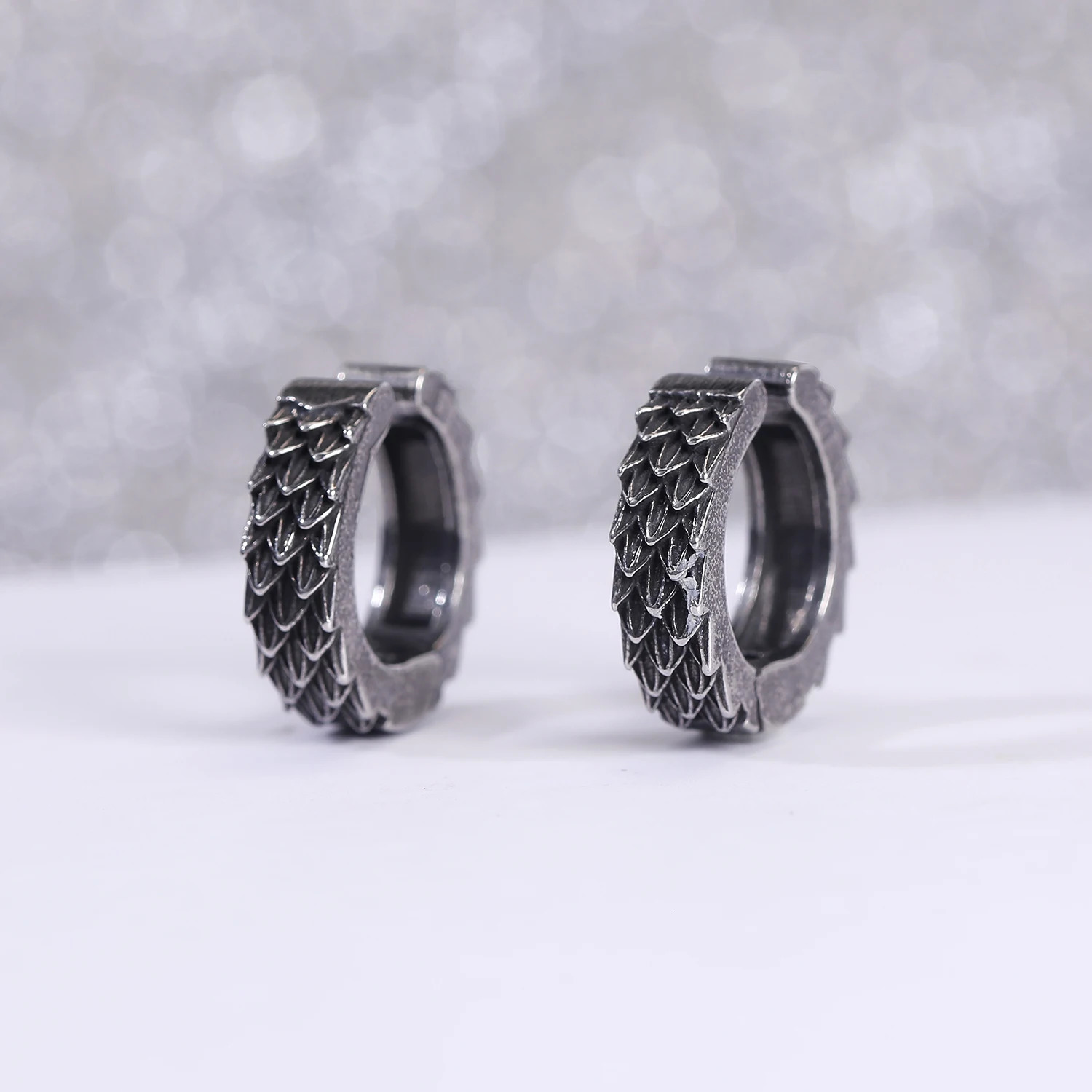 ZS 1Pair Vintage Ear Cuff Men Skull Ear Cuff Stainless Steel Ear Clip Non Piercing Jewelry Women D Gothic Ear Cuff 241214