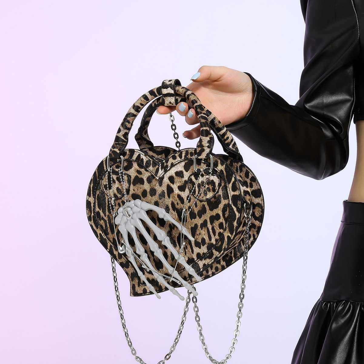 popular peach heart bag womens bag new Y2K punk rock spicy girl crossbody bag niche heart shaped handbag
