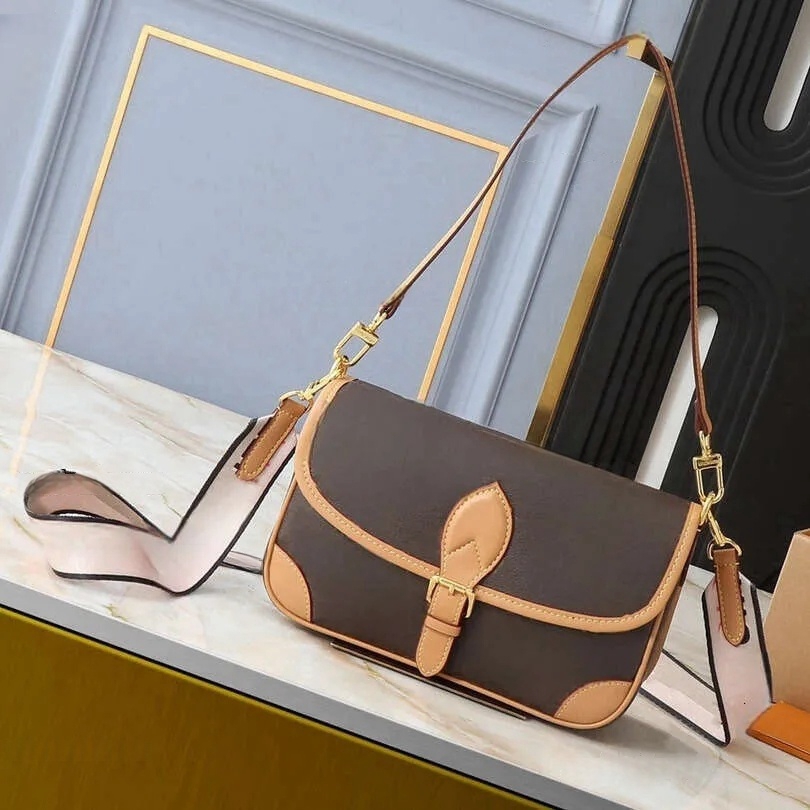 Fashion Luxurys Designer Bags women Crossbody Handbags Purses Messenger Clutch shoulder Cosmetic bags Cross Body tote woman bag Handbag Purse LB376