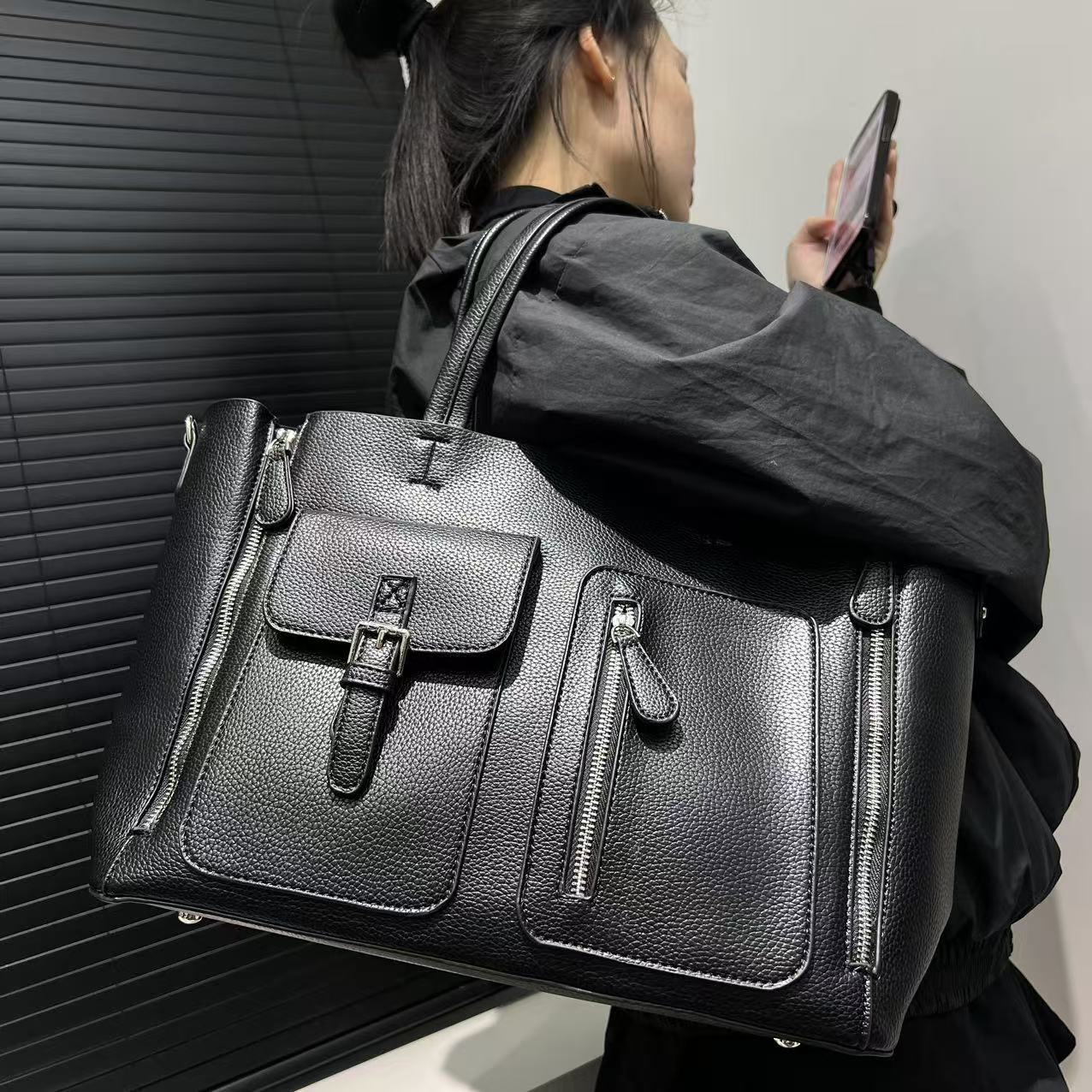 Women's Fashion Multi Pocket Zipper Japanese And Korean Trendy Simple Single Shoulder Handbag