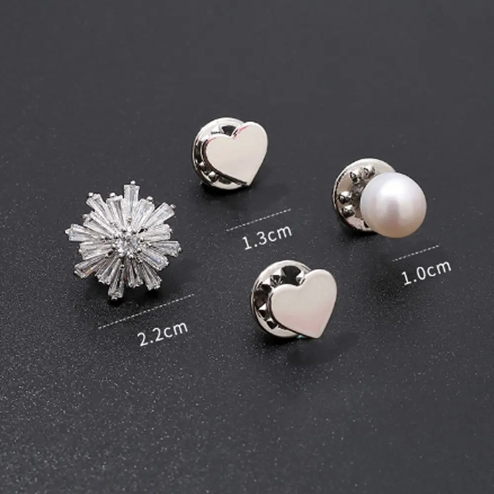 Golden Charm Accessories Pearl Style Decorative Brooch Open Collar Pin Anti Expre Necklace Buckle Heart shaped 241210